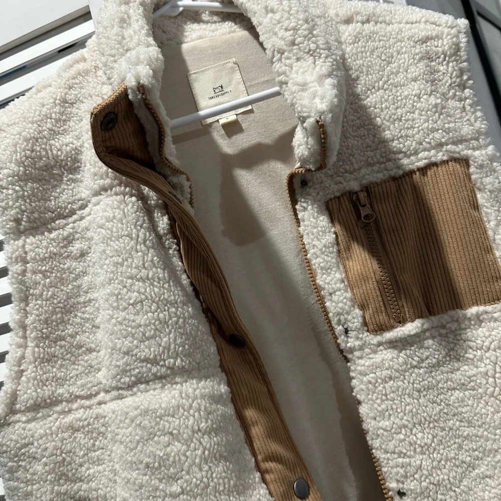 Thread & Supply Cream Sherpa Vest - Picture 4 of 5